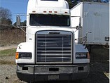 2001 FREIGHTLINER FLD12064ST Photo #11