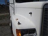 2001 FREIGHTLINER FLD12064ST Photo #17