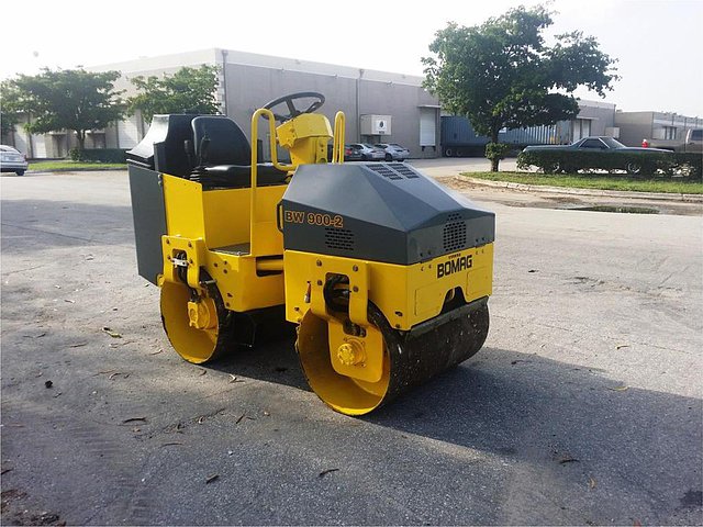 2005 BOMAG BW900-2 Photo