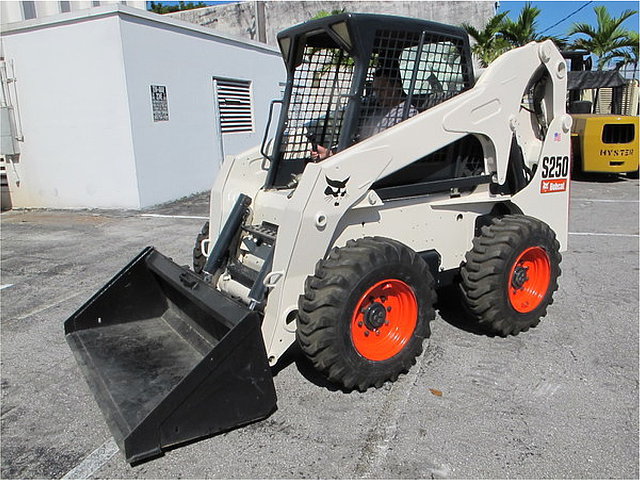 2005 BOBCAT S250 Photo