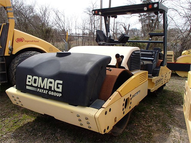 2009 BOMAG BW266AD-4 Photo
