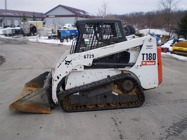 2011 BOBCAT T180 Photo