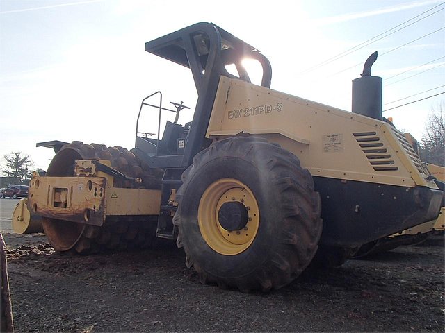 2005 BOMAG BW211PD-3 Photo