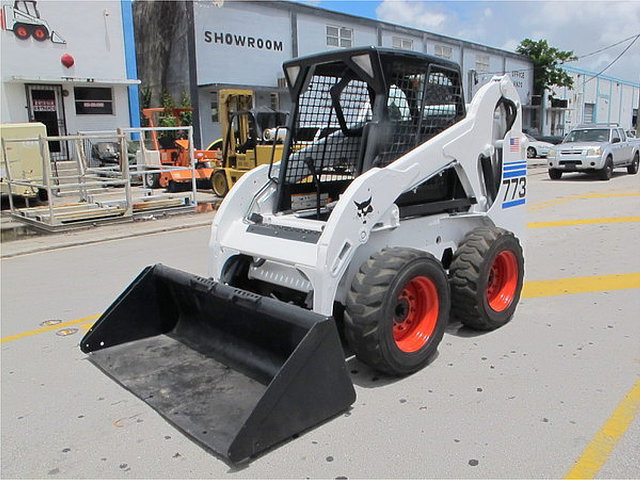 2001 BOBCAT 773GT Photo