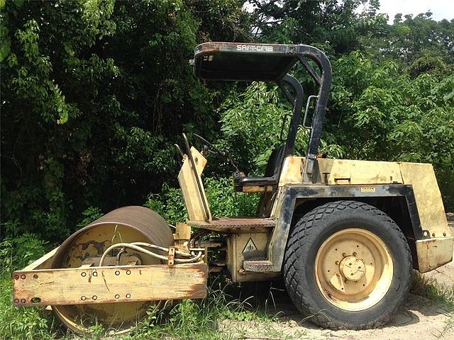 1998 BOMAG BW142D Photo