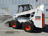 2004 BOBCAT S220 Photo #2