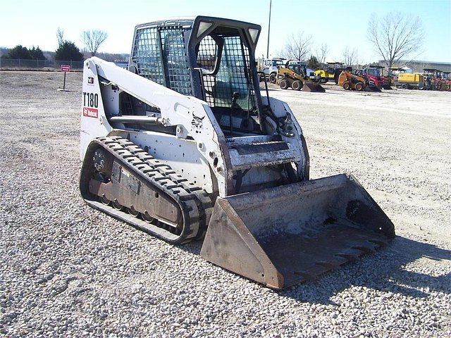 2009 BOBCAT T180 Photo