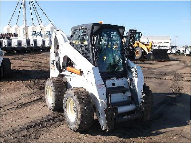 2010 BOBCAT S300 Photo
