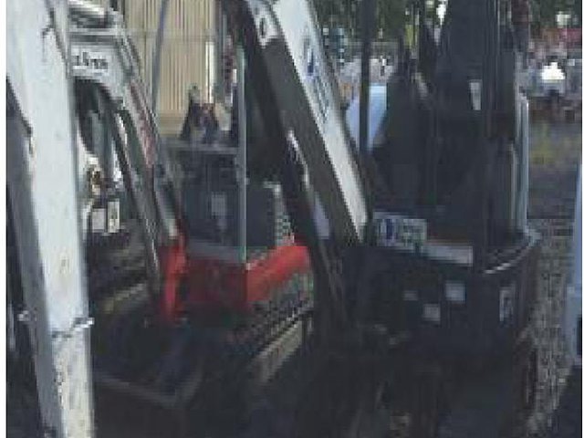 2010 BOBCAT E32 Photo