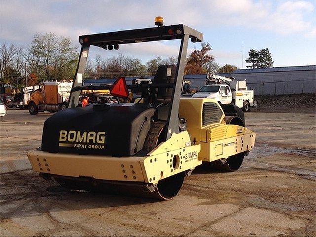 2008 BOMAG BW278AD Photo