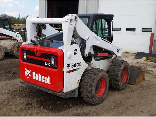 2011 BOBCAT S750 Photo