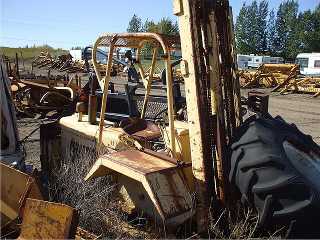 INTERNATIONAL FORK LIFT