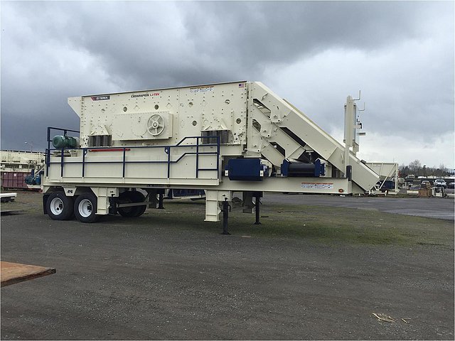2015 AMI 8203 Photo