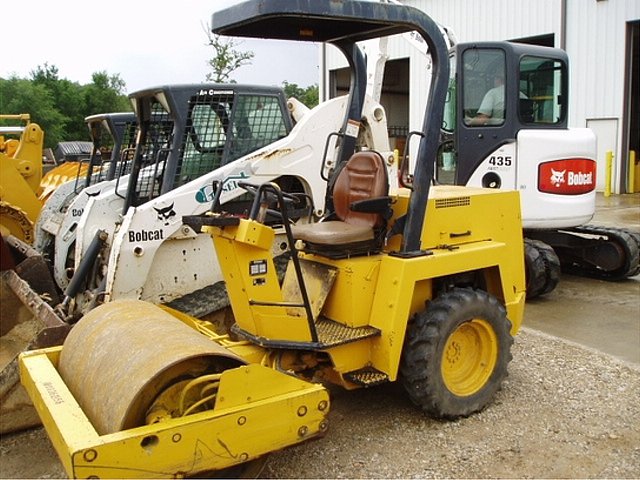 1999 BOMAG BW124D Photo