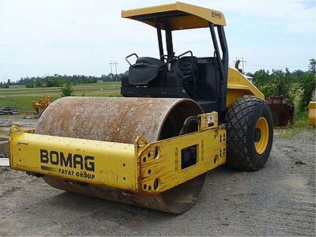 08 BOMAG BW211