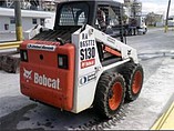 2011 BOBCAT S130 Photo #4