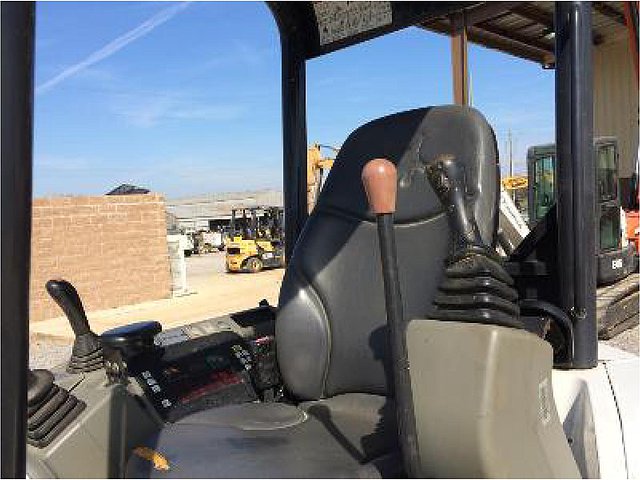 10 BOBCAT E45