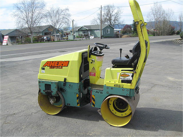 2004 AMMANN AV16E Photo