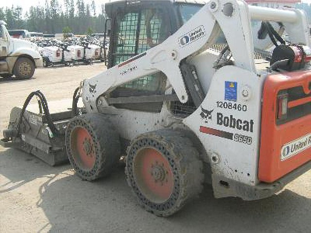 2011 BOBCAT S650 Photo