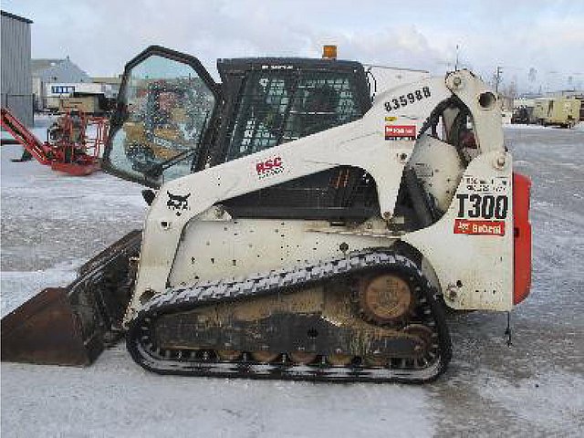 10 BOBCAT T300