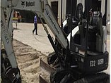 2010 BOBCAT E32 Photo #2