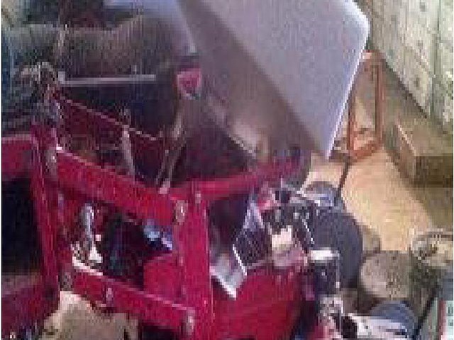 05 AGCO WHITE WP8202