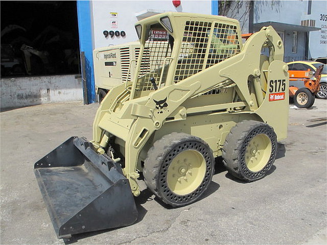 06 BOBCAT S175
