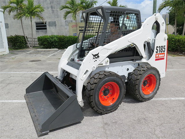 12 BOBCAT S185HF