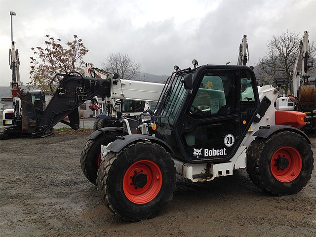 2010 BOBCAT T3571 Photo