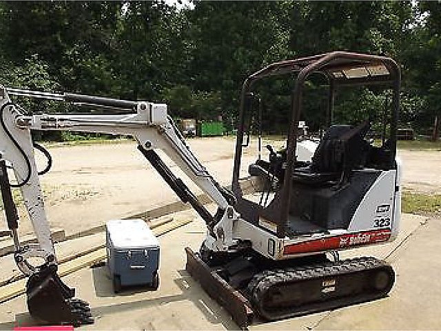 2005 BOBCAT 323J Photo