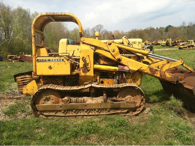 JOHN DEERE 450 Photo
