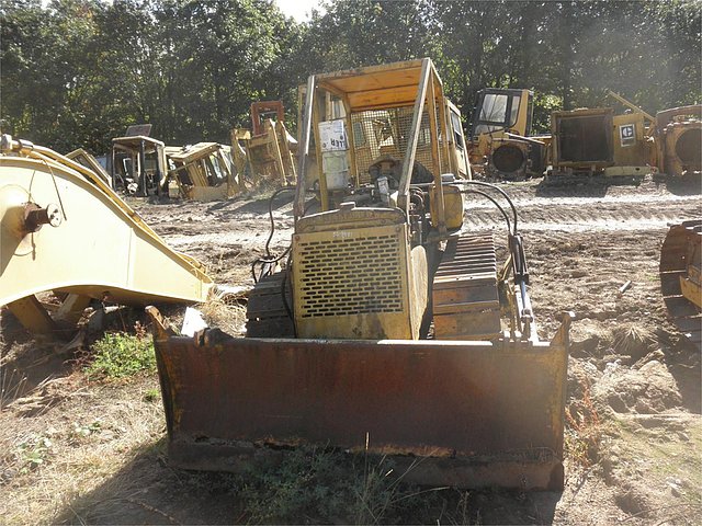 CATERPILLAR D2 Photo