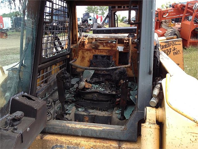 2005 GEHL 7810 Photo