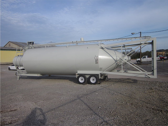 15 BELGRADE 350 PORTABLE SILO