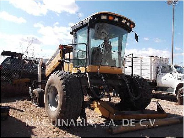 2005 AGCO SP185B Photo