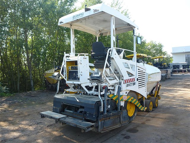 2010 BOMAG BF300P Photo