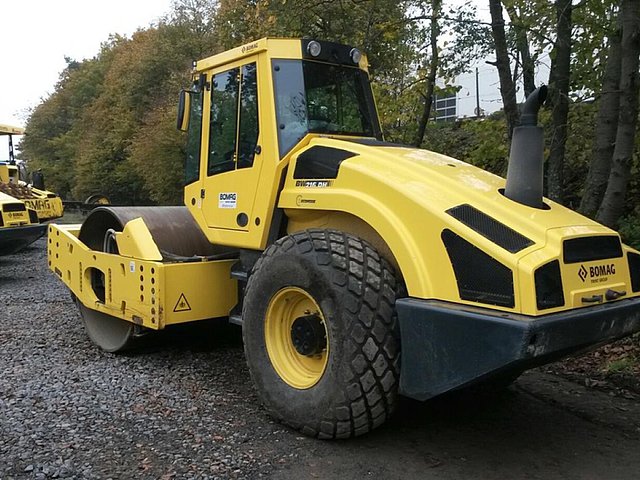 2013 BOMAG BW216DH-4 Photo