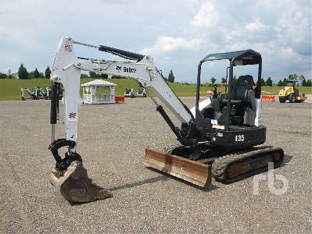 2013 BOBCAT E35 Photo