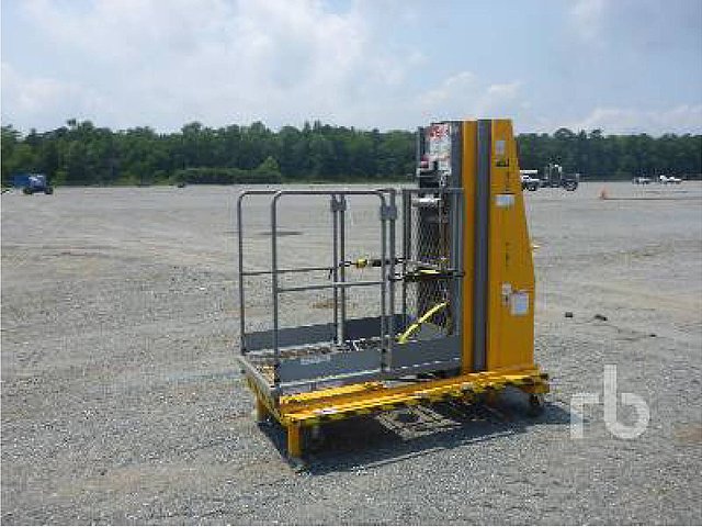 1999 BIL JAX XLT1571 Photo