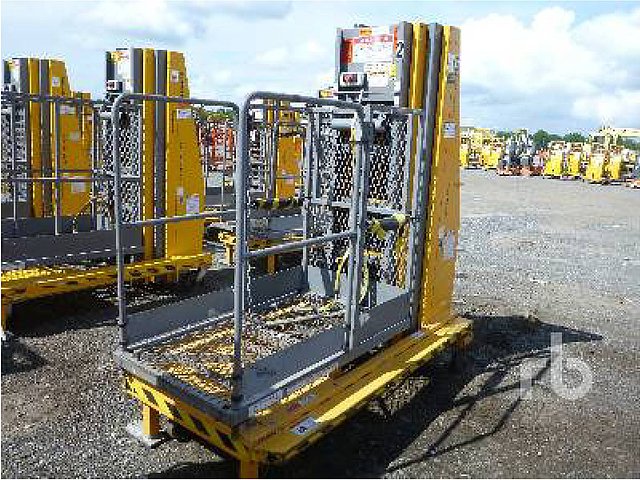 1998 BIL JAX XLT1571 Photo