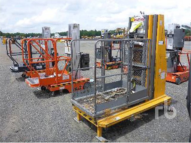 1999 BIL JAX XLT1571 Photo
