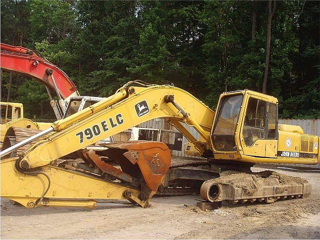 JOHN DEERE 790E LC Photo