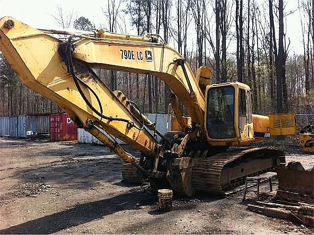 JOHN DEERE 790E LC