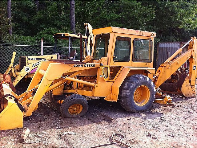 JOHN DEERE 310B Photo