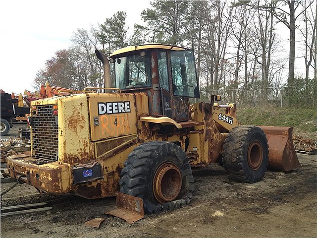 JOHN DEERE 644H Photo