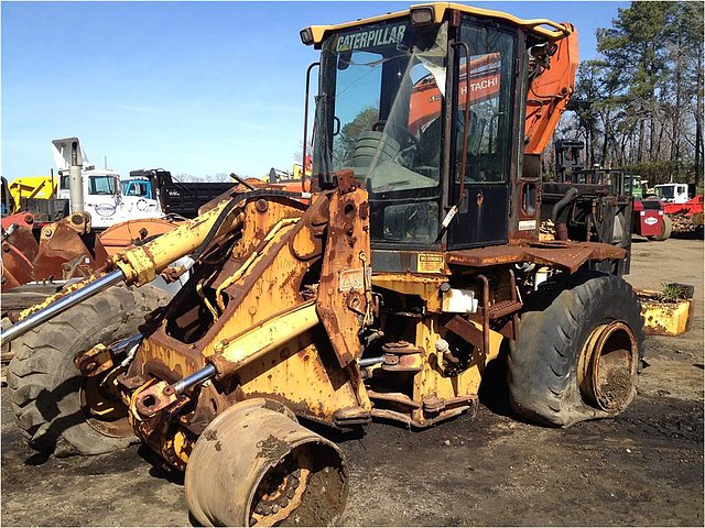 CATERPILLAR 938G Photo