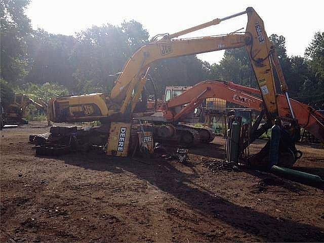 JCB JS220 LC Photo