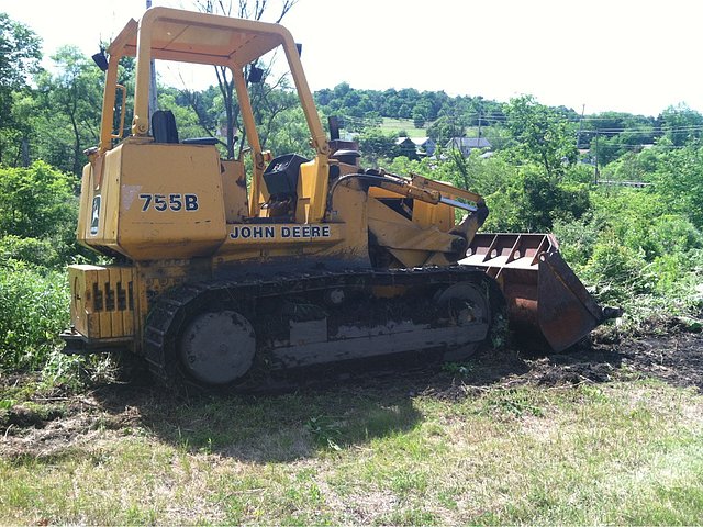 1989 JOHN DEERE 755B Photo