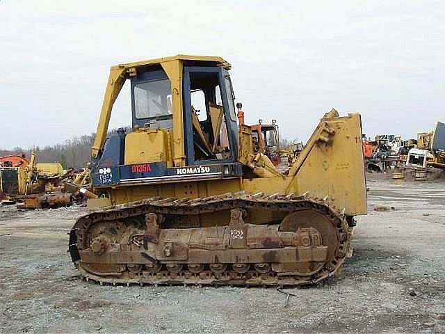 KOMATSU D135A Photo