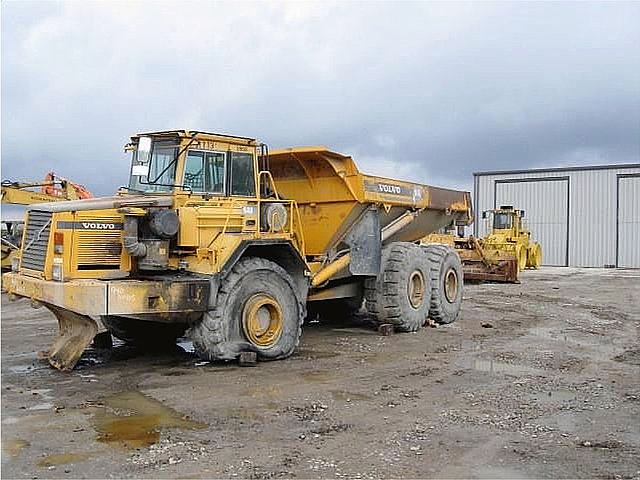 VOLVO A40 Photo
